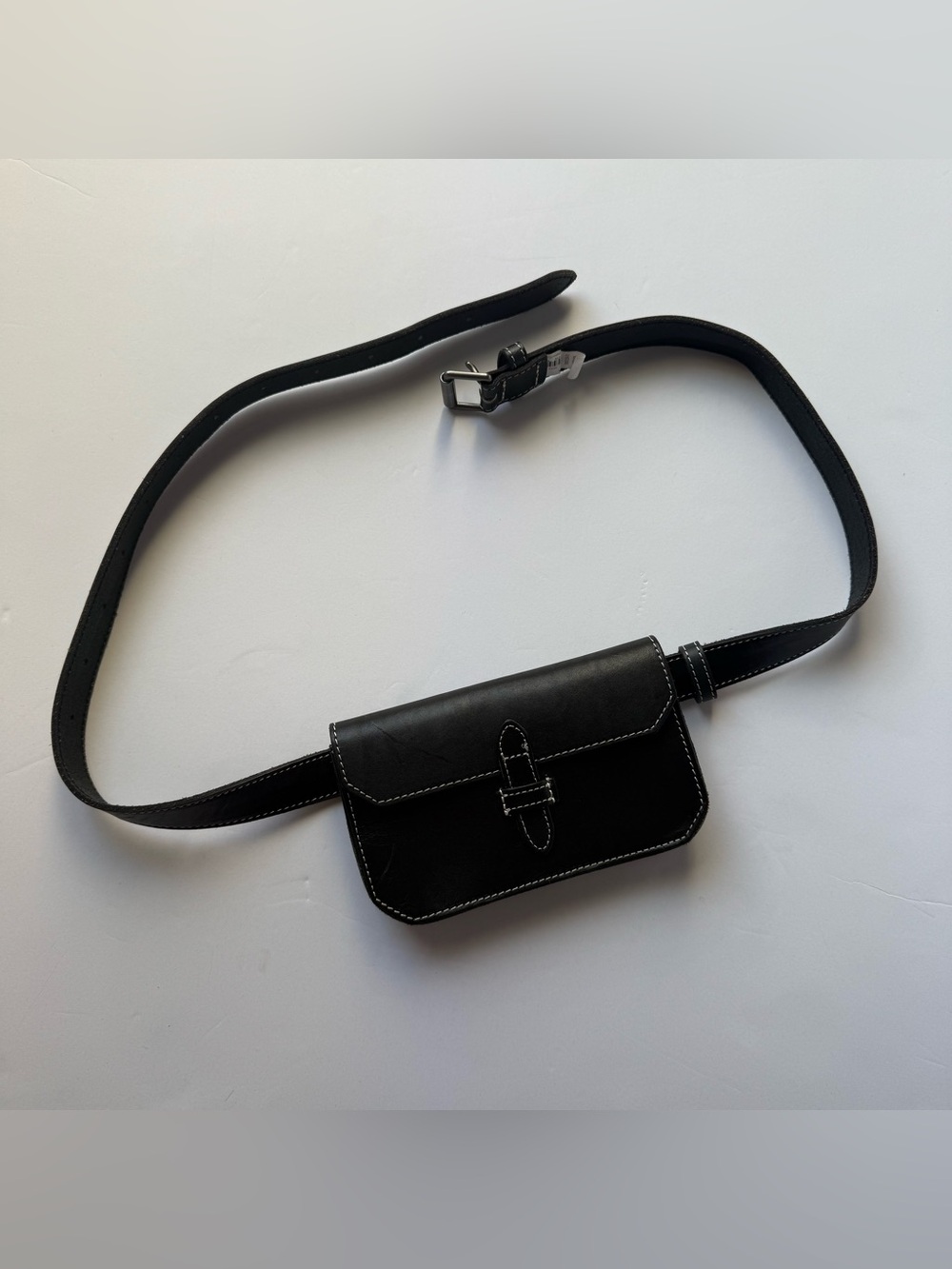 Banana Republic Black genuine leather heritage belt Bag Minimalist Classic